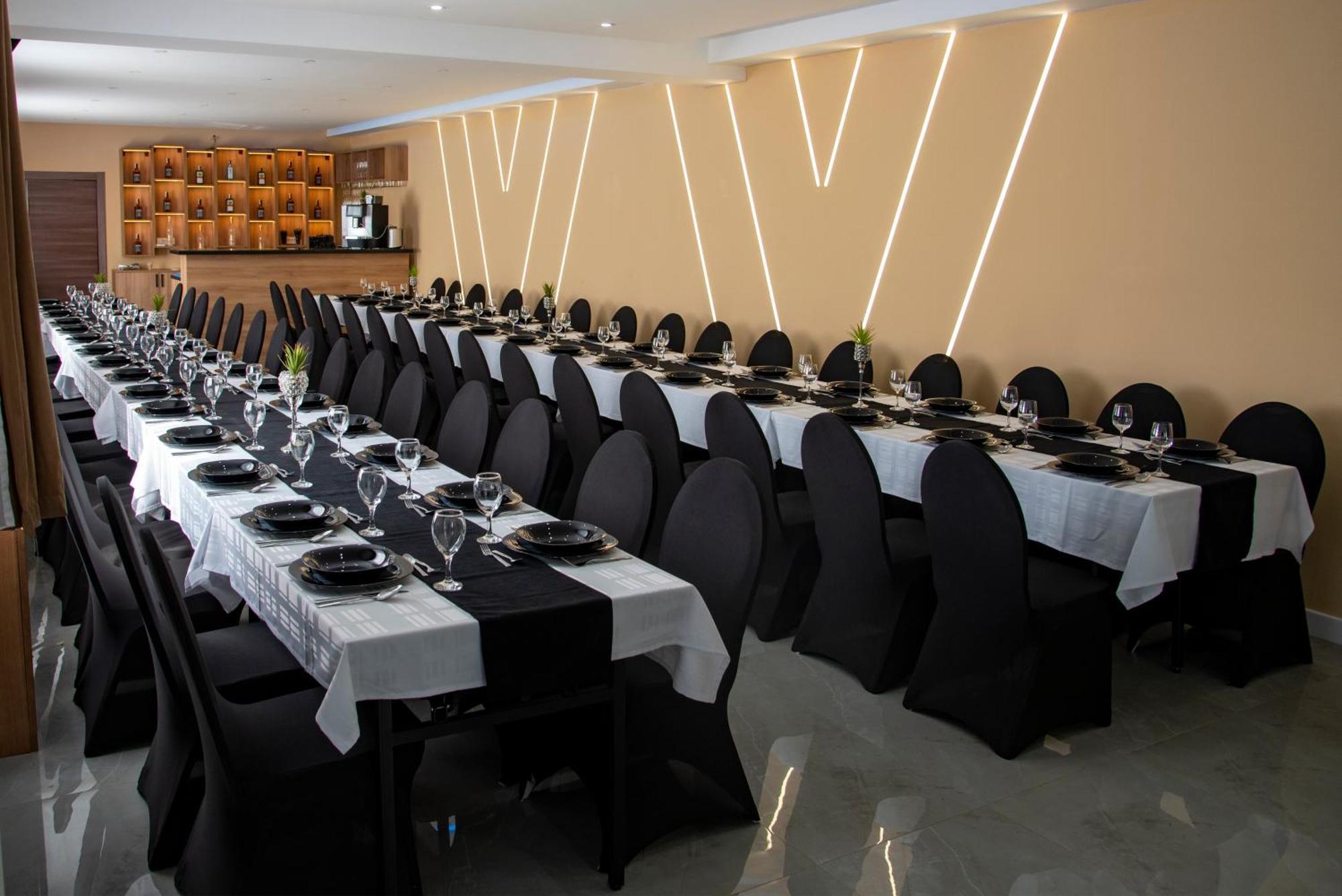 Sax-Win Hotel Pozega Ngoại thất bức ảnh