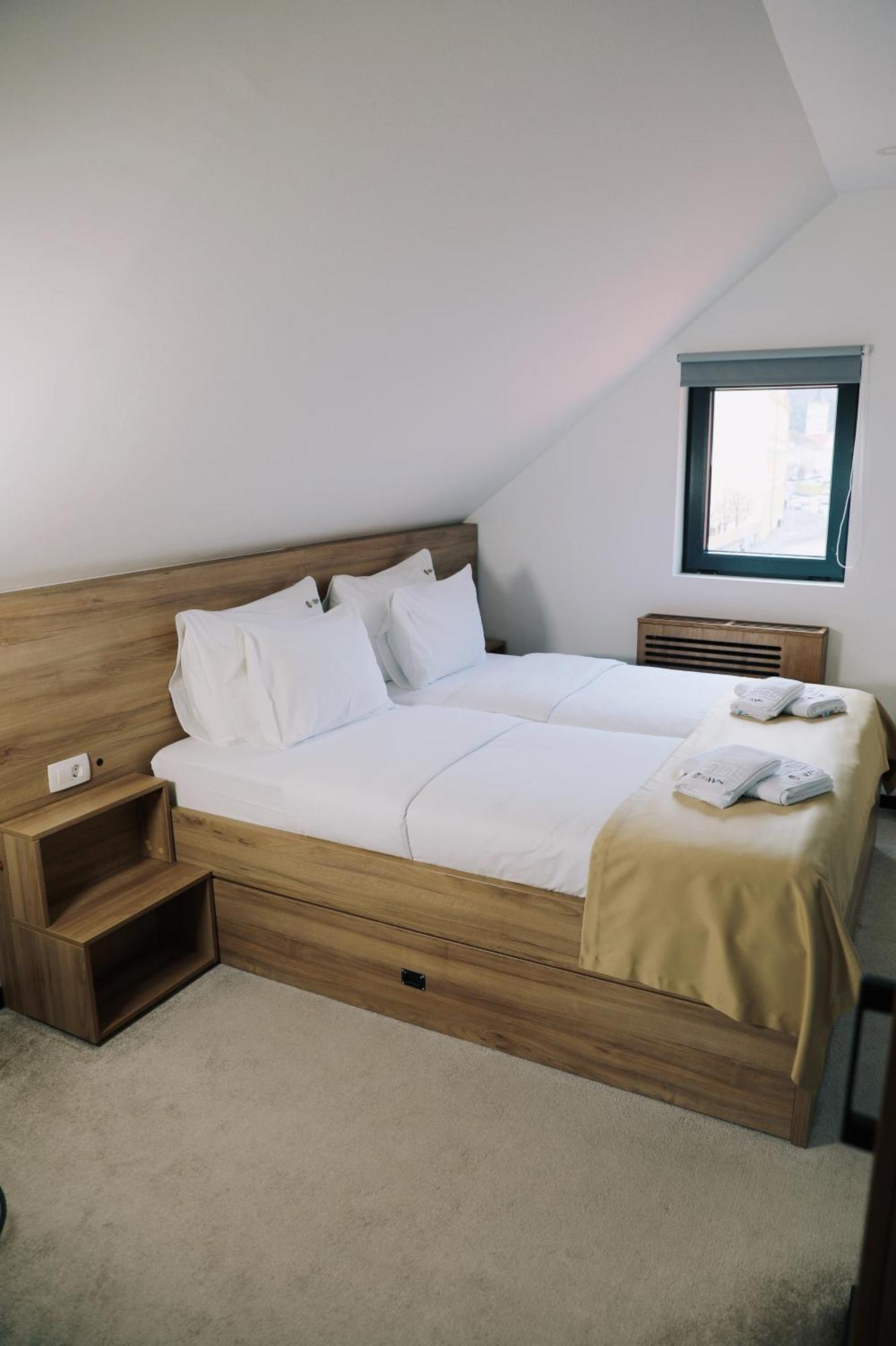 Sax-Win Hotel Pozega Ngoại thất bức ảnh