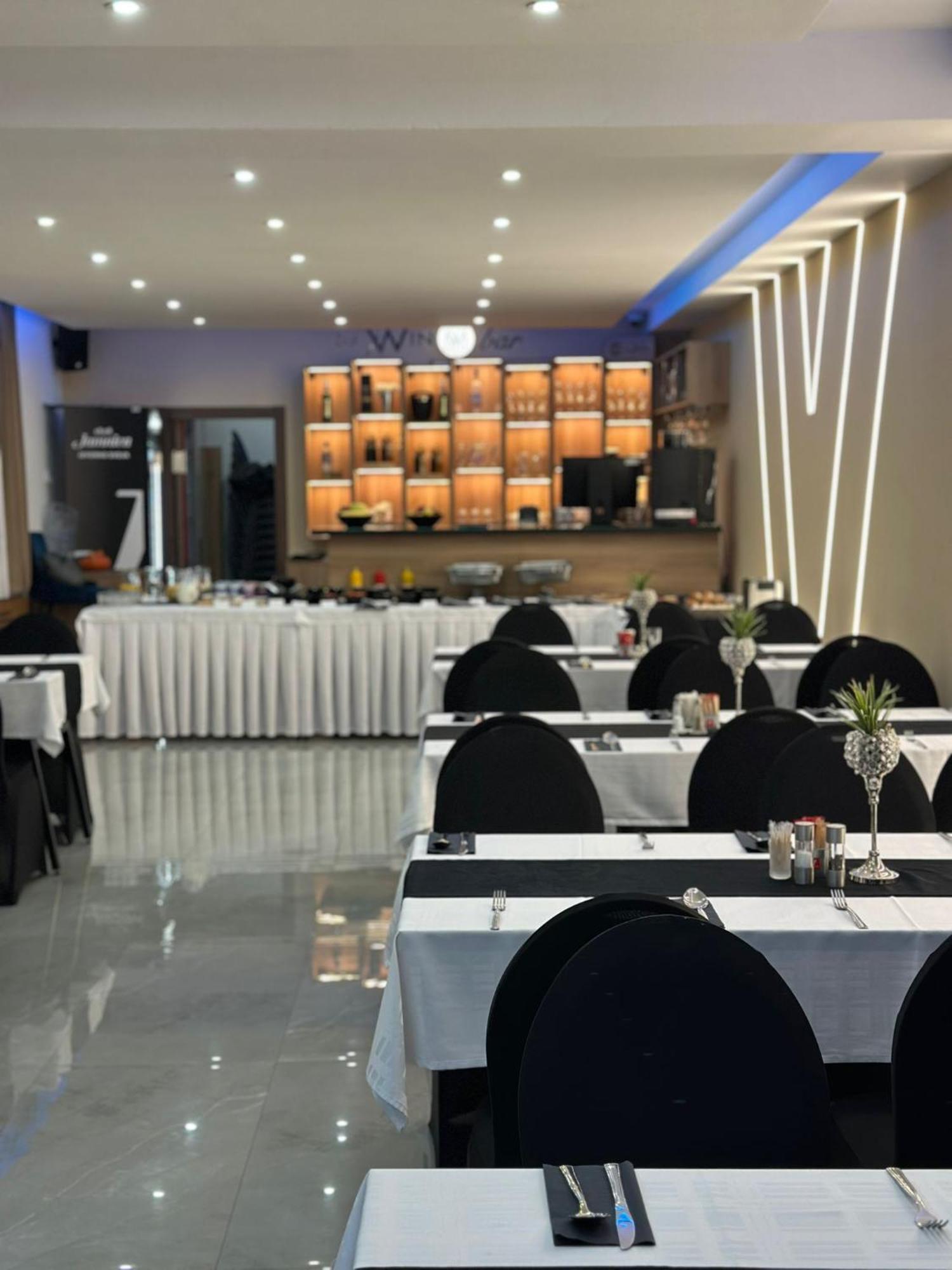 Sax-Win Hotel Pozega Ngoại thất bức ảnh